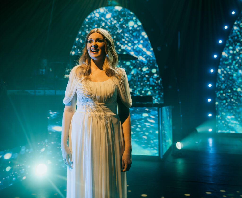 Dieses Bild hat ein leeres Alt-Attribut. Der Dateiname ist 12_This_is_THE_GREATEST_SHOW_2025_Credit_Patrick_Schneiderwind_Elisabeth-1024x838.jpg